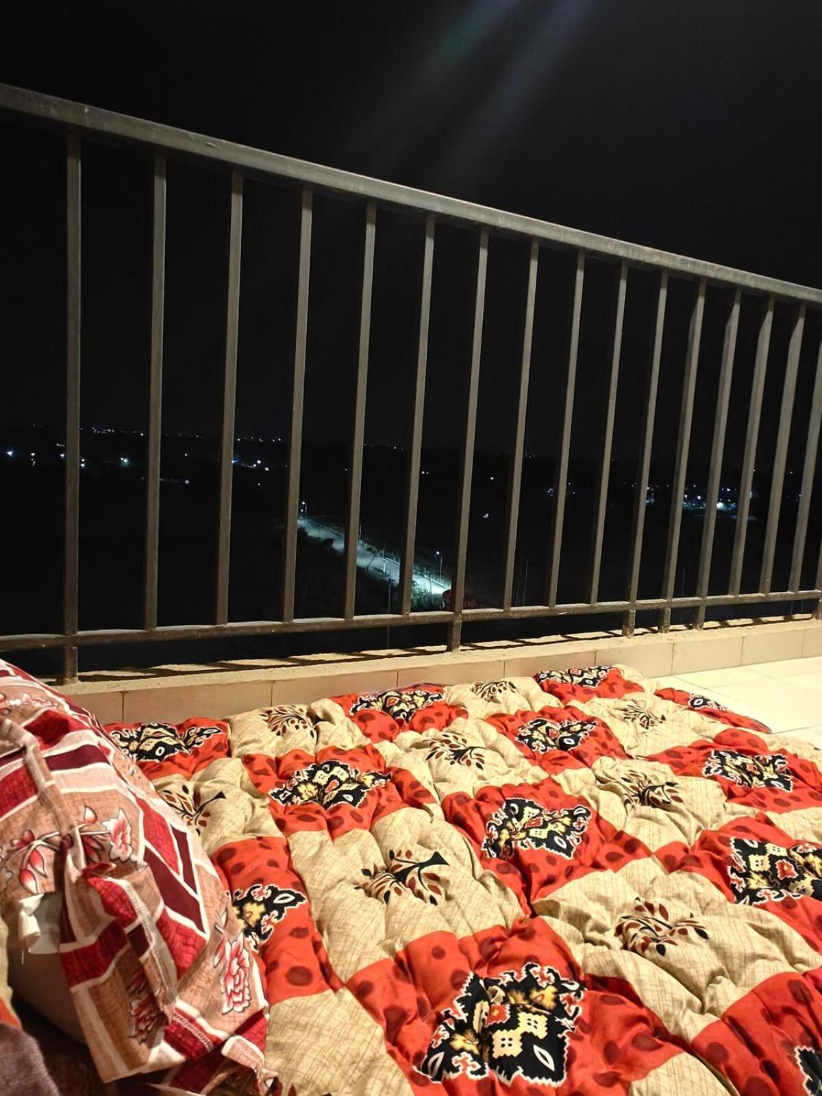 Signature 2Bhk Staycation Greater Noida Esterno foto