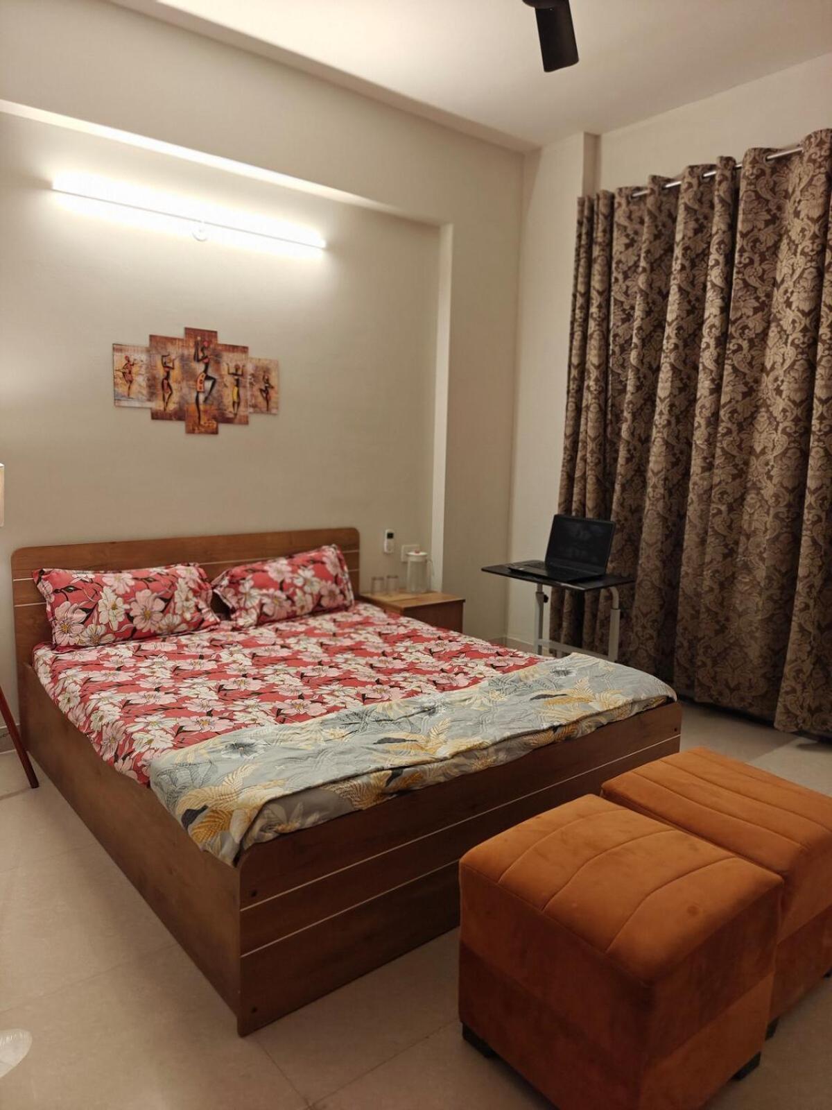 Signature 2Bhk Staycation Greater Noida Esterno foto